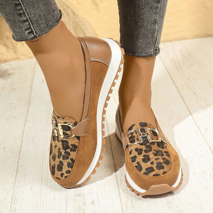 Round Toe Flat Bottom Metal Buckle Low-cut Leisure Pumps
